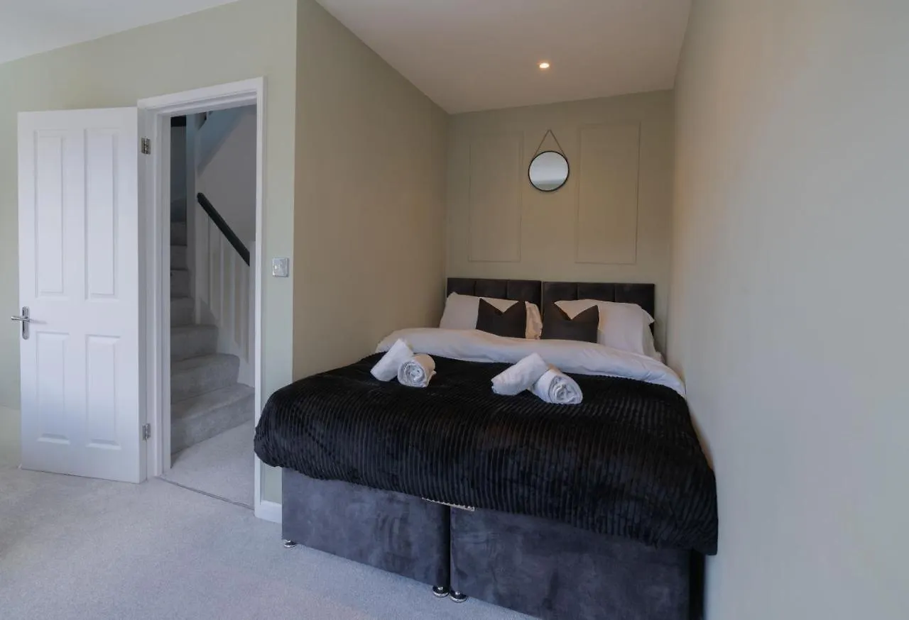 4 Bedroom House By Primal Estates Short Lets In Hove Apartmán